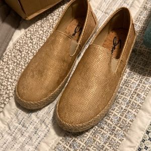 Seven7 Cape Azul camel gold espadrille flats sized at 8 but run small size 7